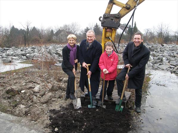 Groundbreaking for the new International School building