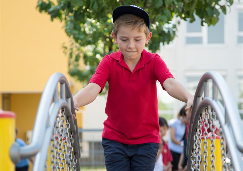 safety on the way to school 3